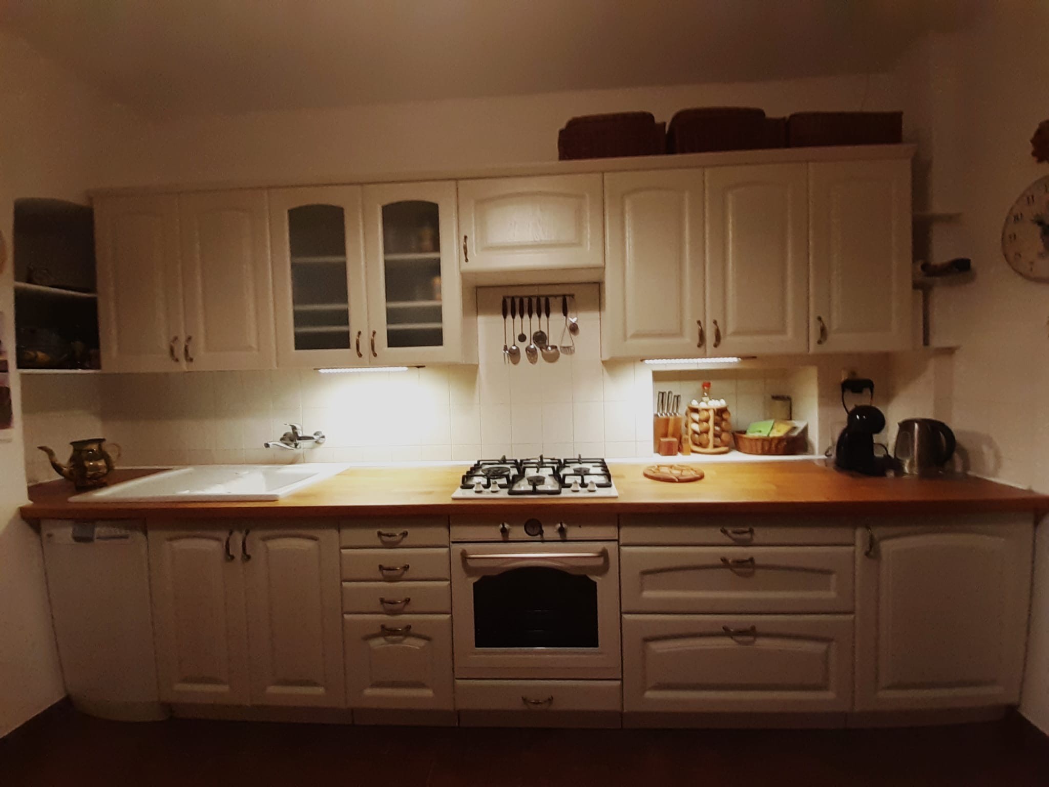 Kvalitn� kuchyn� z masivu