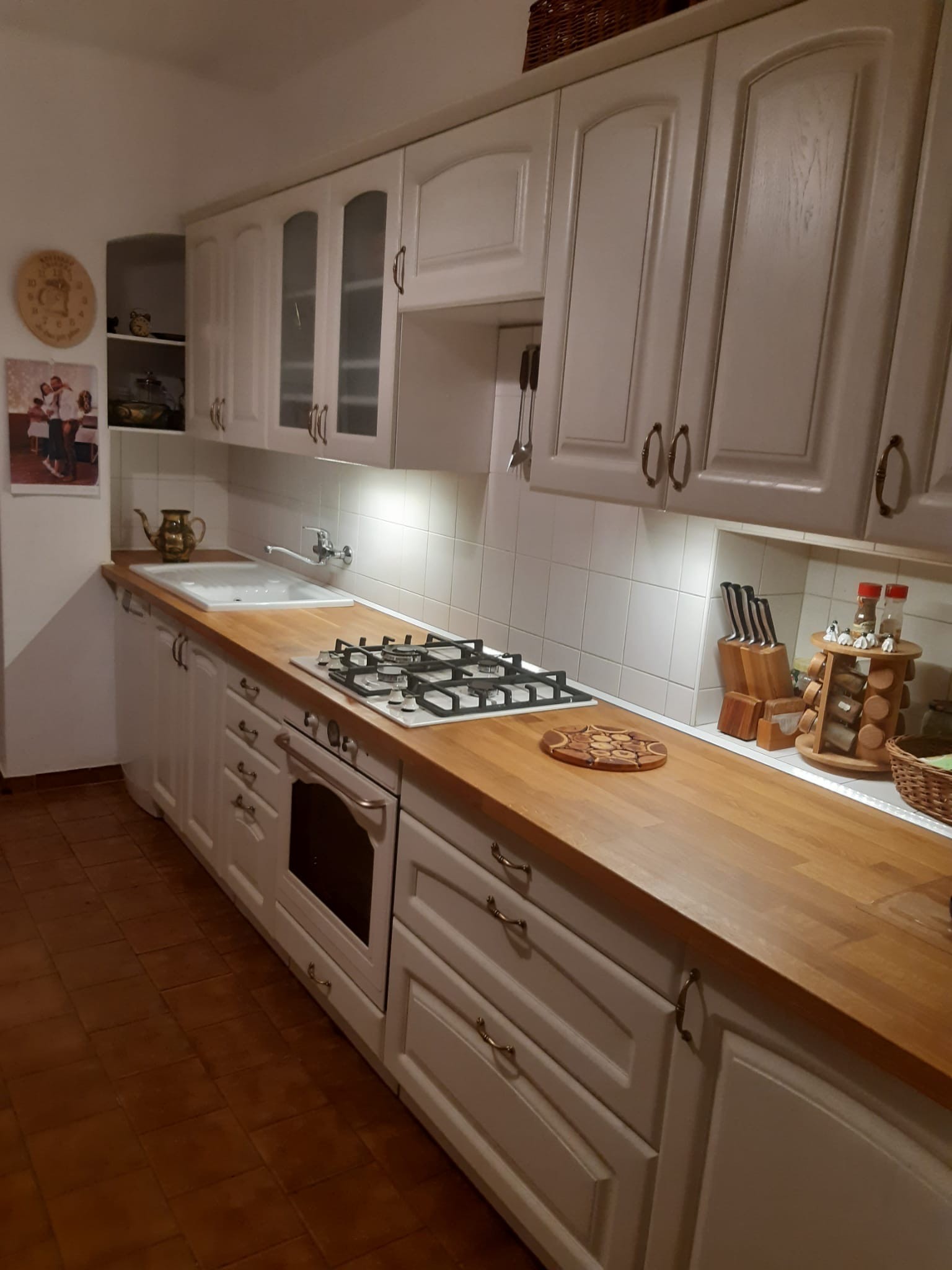 Kvalitn� kuchyn� z masivu